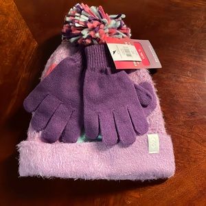NWT hat and gloves set for girls